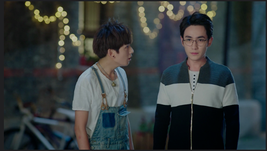 Da Qing and Shen Wei talking